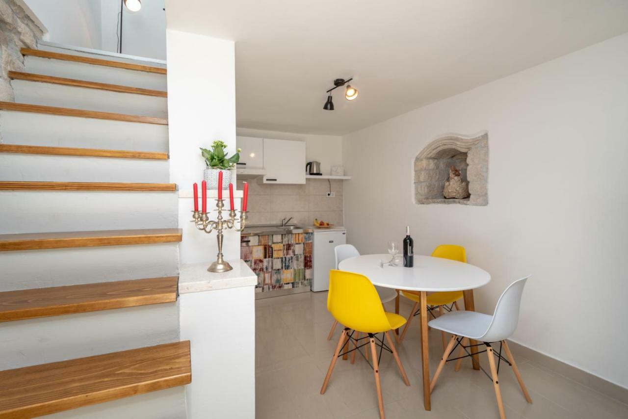 Apartman Skuribanda โตรกีร์ ภายนอก รูปภาพ